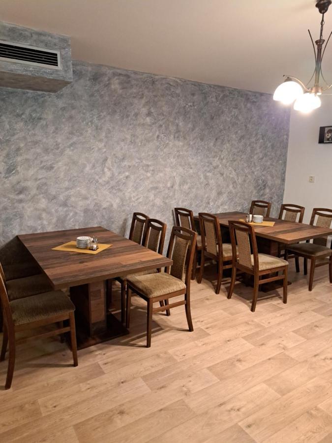 Penzion A Pizzerie Na Zalozne Kobylí 외부 사진