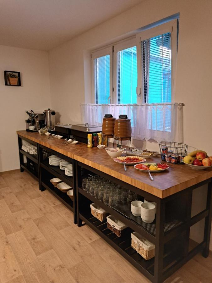 Penzion A Pizzerie Na Zalozne Kobylí 외부 사진