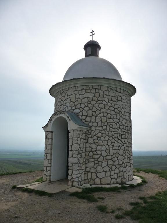 Penzion A Pizzerie Na Zalozne Kobylí 외부 사진